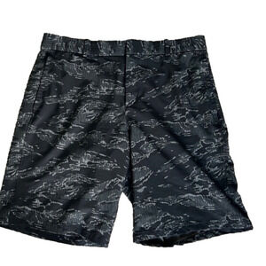 NIKE size 34 dri fit standard fit men’s black and gray camo swim trunks